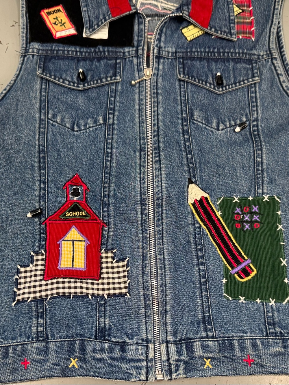 dressbarn Blue Jean Denim Vest Women’s Teacher School Schoolhouse abc Patches - Picture 7 of 8